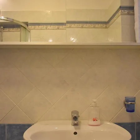 Apartment Red & Blu Luxury 8/private Parking *