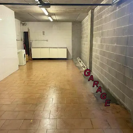 Red & Blu Luxury 8/private Parking